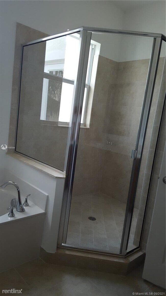 Building Photo - 3 br, 2.5 bath Townhome - 12453 NW 17th Mnr