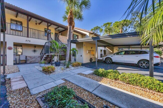 Building Photo - 370 3 Lakes Ln