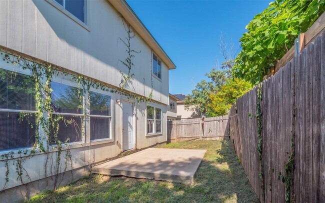 Building Photo - 7106 Thannas Way