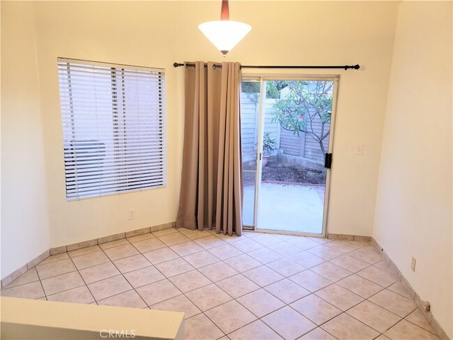 Building Photo - 14644 Bella Courte