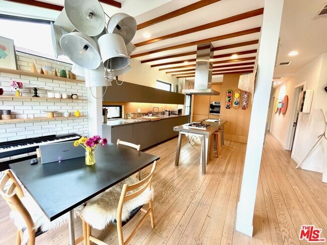 Building Photo - 3159 Hutchison Ave