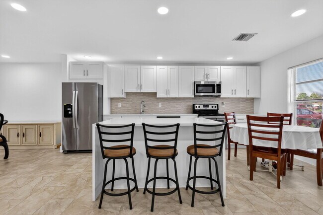 Building Photo - 5093 Privet Pl