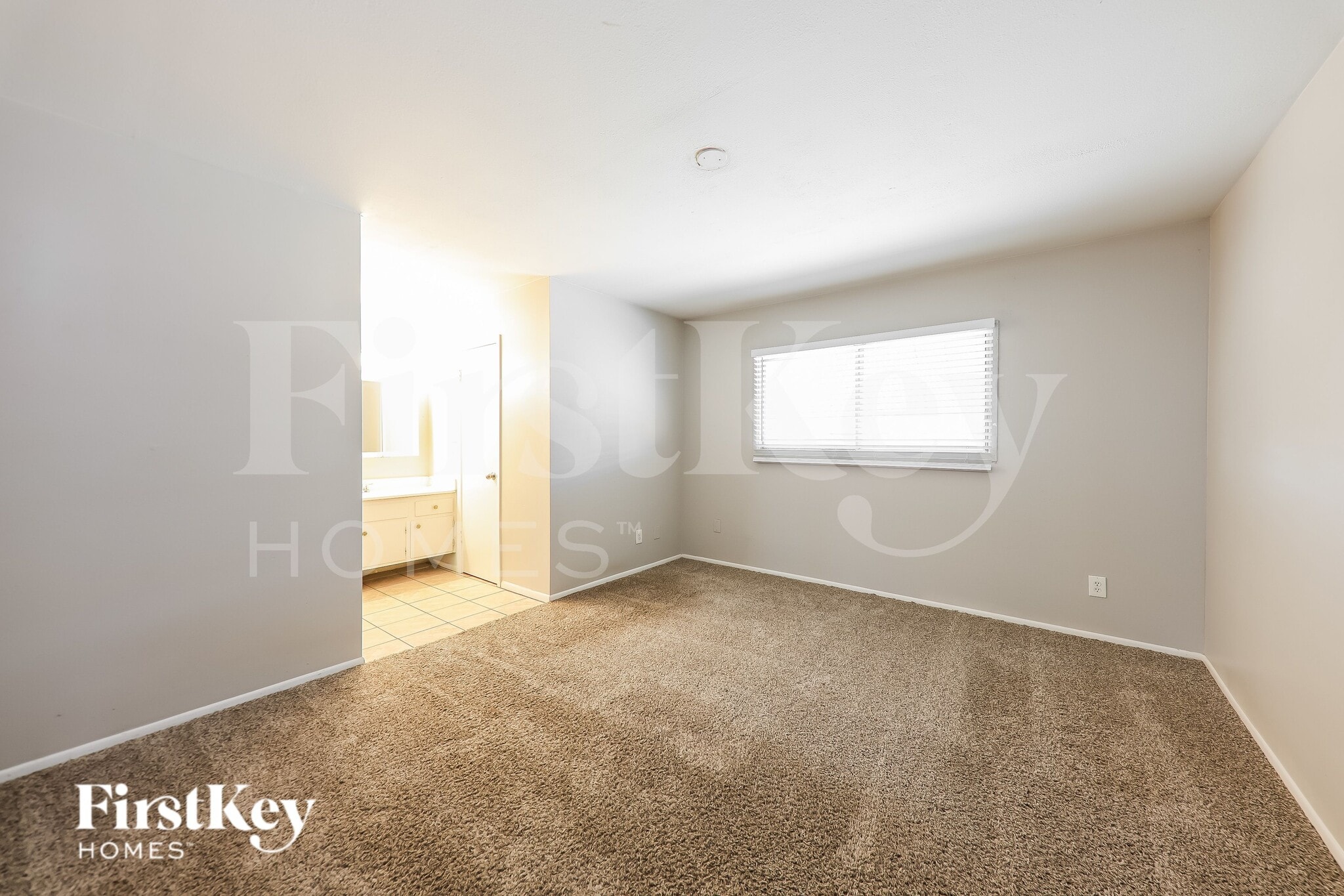 Building Photo - 14016 N 33rd Dr