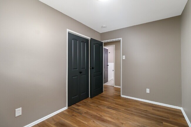 Building Photo - Charming & Modern 3 Bed / 1 Bath Home in Florissant