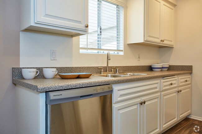 Building Photo - 20308 Madison St