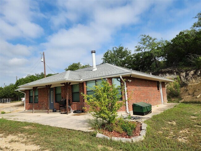 Building Photo - 21600 Long Hill Dr