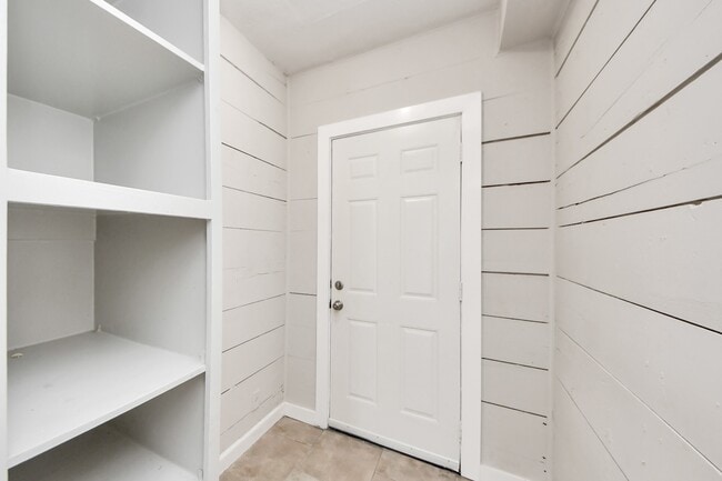 Building Photo - 2817 Truxillo St