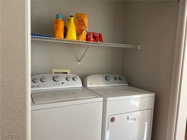 Building Photo - 9904 Via Delores Ave