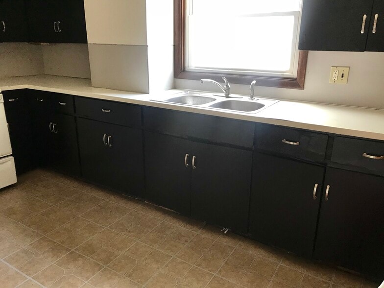 Kitchen - 208 W 14th St