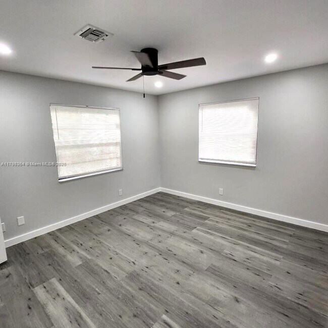 Building Photo - 1335 NW 94th Way