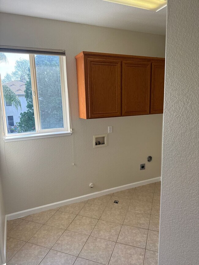 Building Photo - Everything you wanted