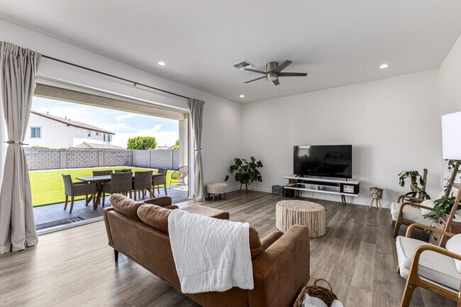 Building Photo - 4509 N 197th Ln