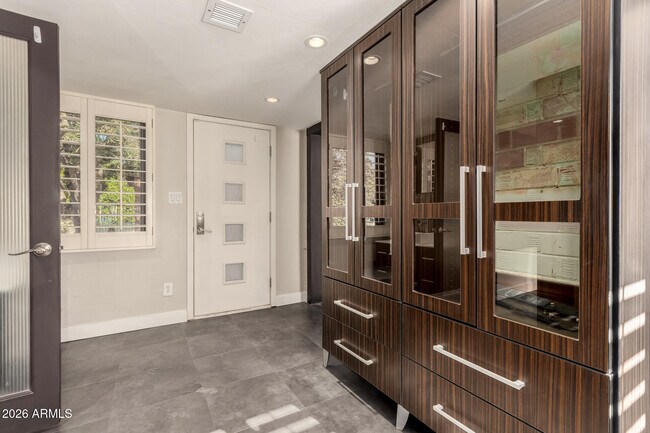 Building Photo - 1519 W Flower Cir N