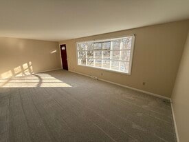 Building Photo - 1104 Vinewood Ave