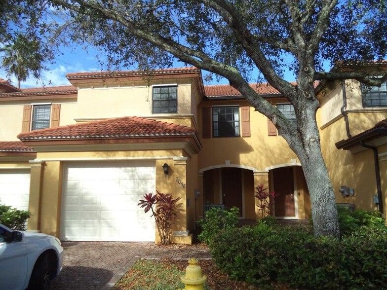 Primary Photo - 9058 Water Tupelo Rd