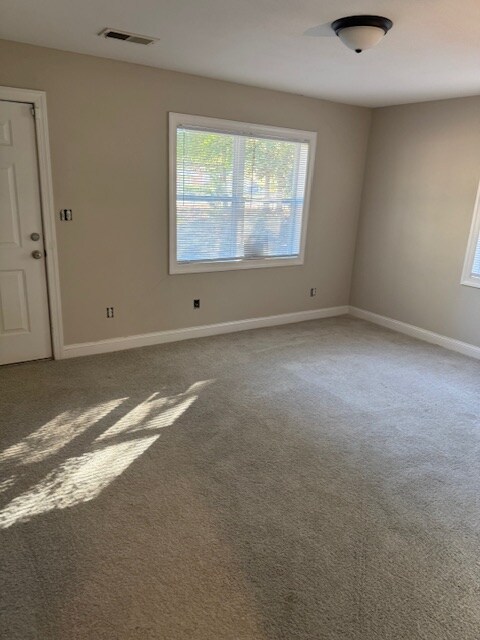 Building Photo - 324 Kingston Ave