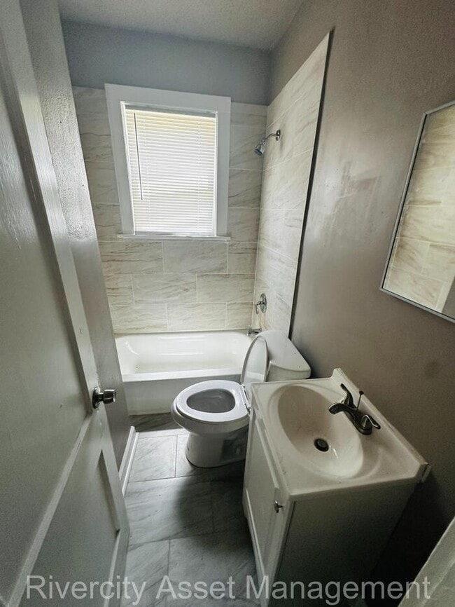 Building Photo - A Must See Nestled In The 38111 !!!!! HABL...