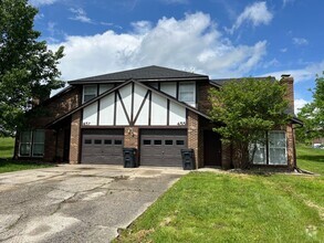 Building Photo - 455-457 Maple Grove Way