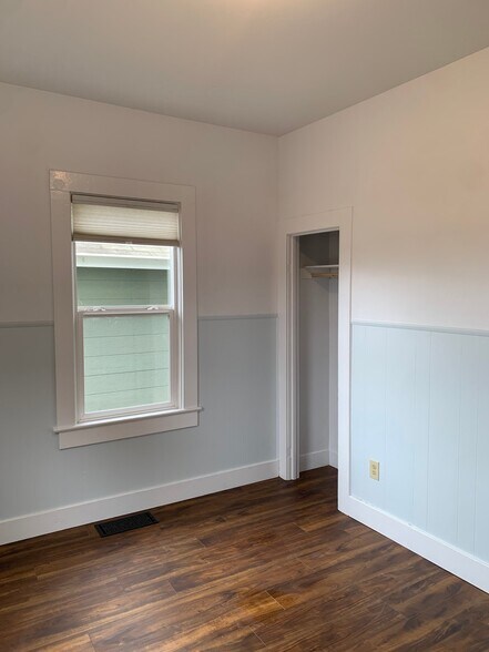 Building Photo - 1065 5th St