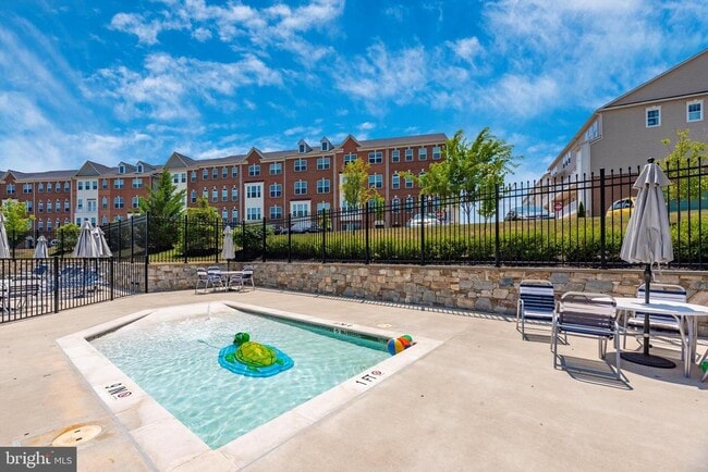 Building Photo - 5050 MacDonough Pl