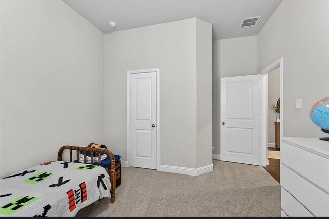 Building Photo - 14044 Falcon Ranch Dr