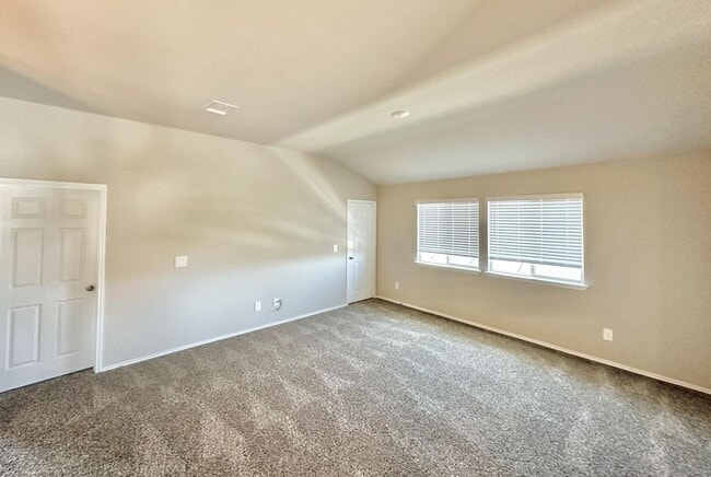 Building Photo - AVAILABLE NOW