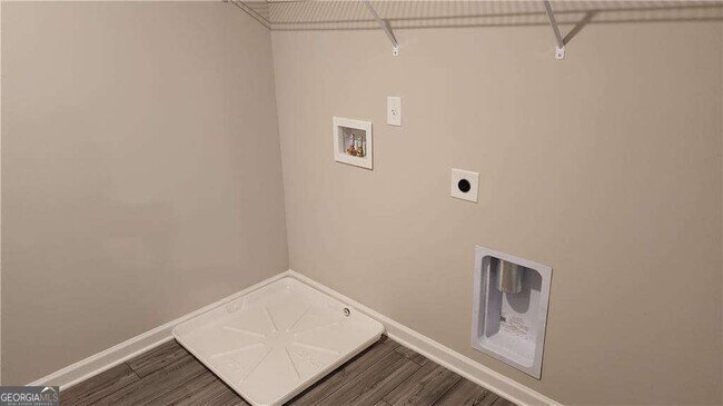 Building Photo - 400 Grey Falcon Ave