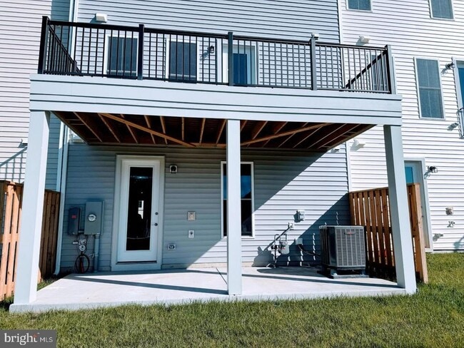 Building Photo - 122 Galaxy Pl