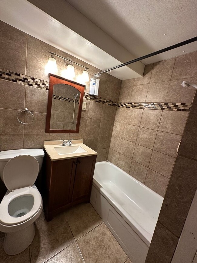 Building Photo - KM1517