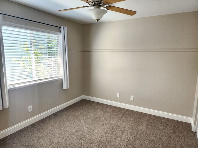 Building Photo - Gorgeous 4 Bedroom/3 Bath Home in South Temecula!