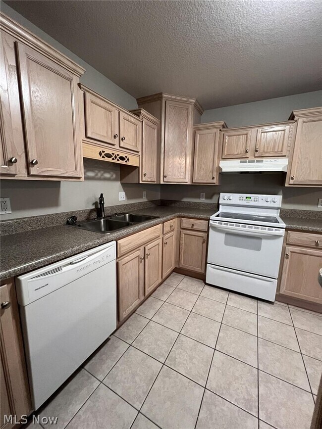 Building Photo - 3635 Indian Run Dr