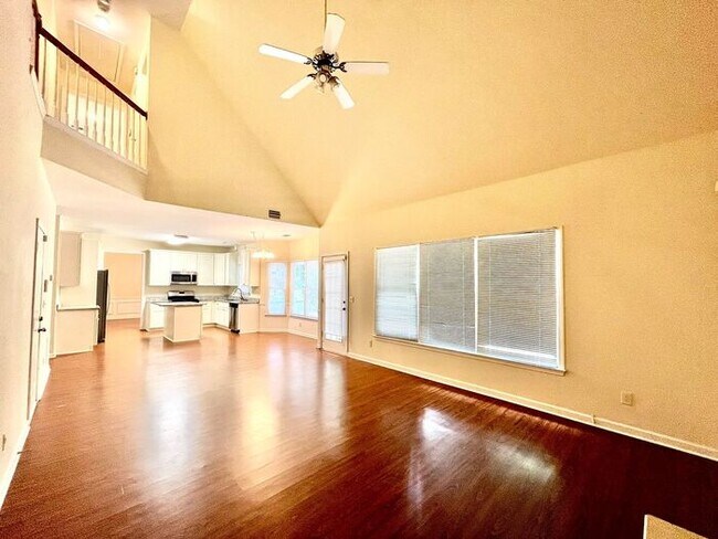 Building Photo - 3165 Maple Terrace Dr