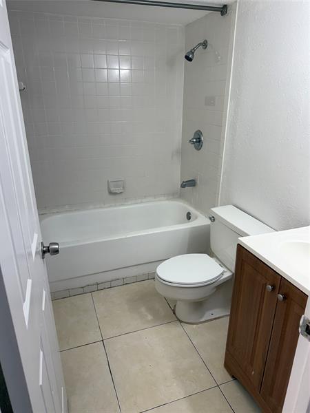 Building Photo - 264 Sunshine Dr