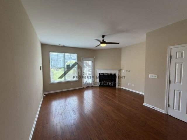 Building Photo - 100 Stratford Lakes Dr
