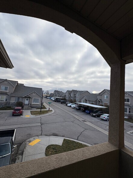 Building Photo - 1165 N 220 W