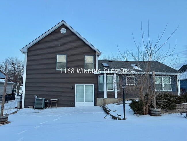 Building Photo - 1168 Winding Glen Dr