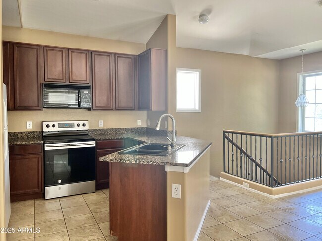 Building Photo - 4075 E Windsor Dr