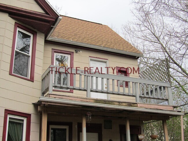 Building Photo - 11 Hanna Pl