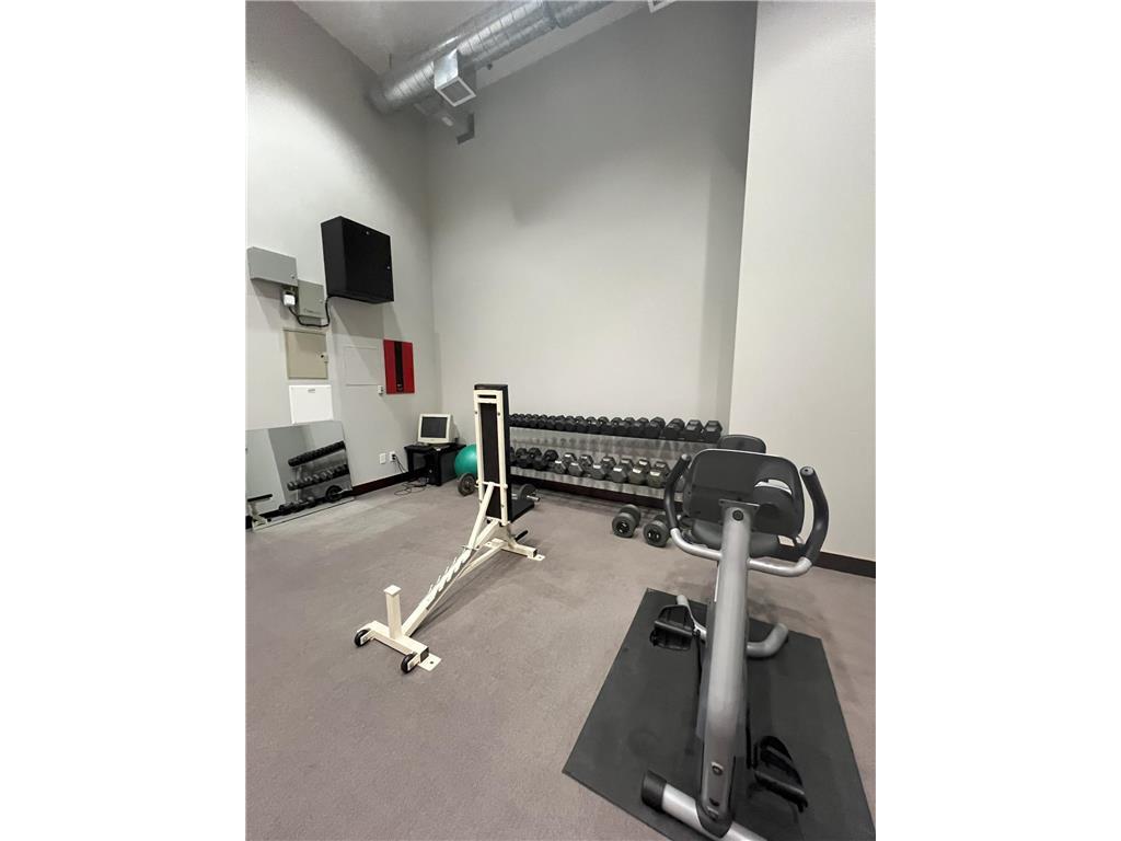 Building Photo - 214 4th St E