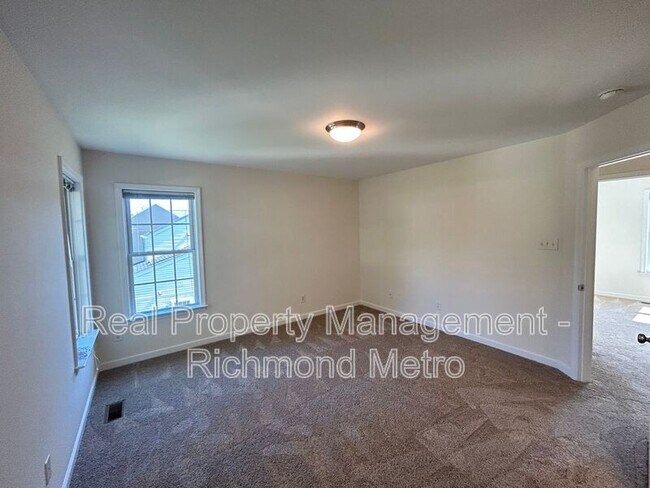 Building Photo - 402 Wilmer Ave