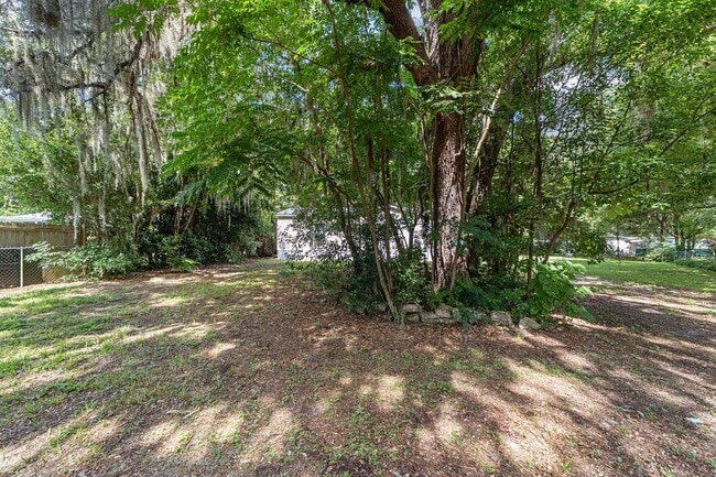 Building Photo - Spacious 3BR/2BA Home  Available Now!
