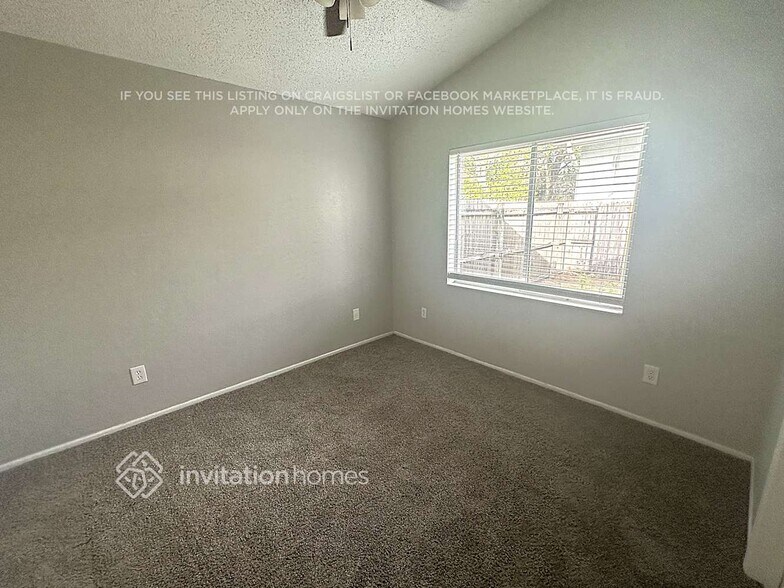 Building Photo - 2447 Atrium Cir