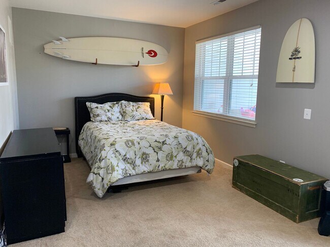 Building Photo - COLONIAL FORGE TOWNHOUSE - STAFFORD (END U...