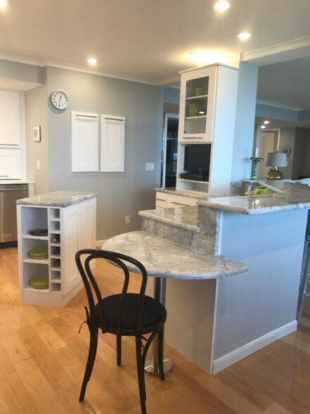 Building Photo - 2620 Cove Cay Dr