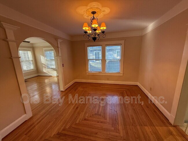 Building Photo - 115 Mohawk St