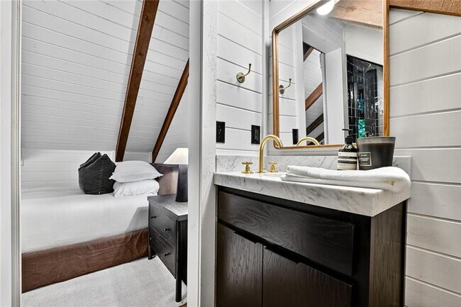 Building Photo - 545 Chestnut Ridge Cir