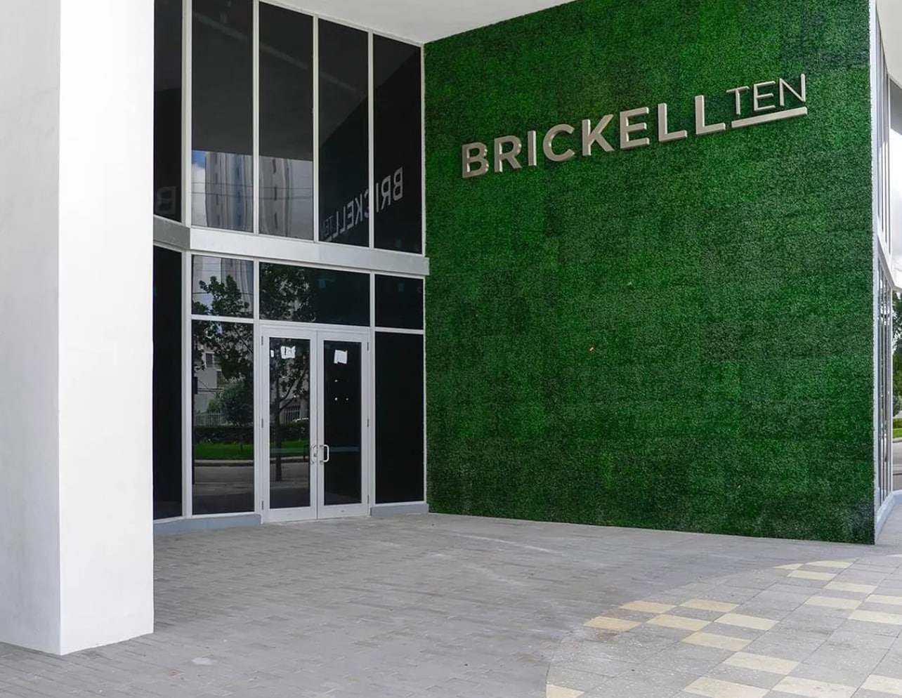 Building Photo - 1010 SW 2nd Ave