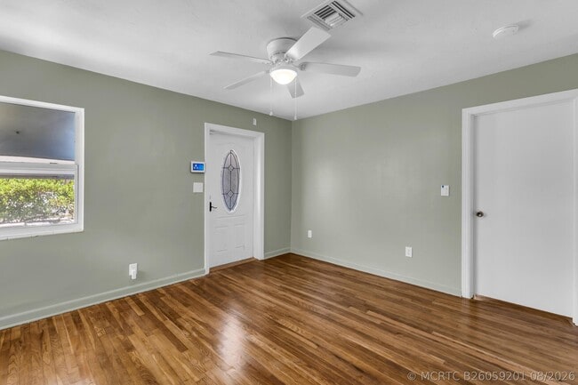 Building Photo - 434 49th St