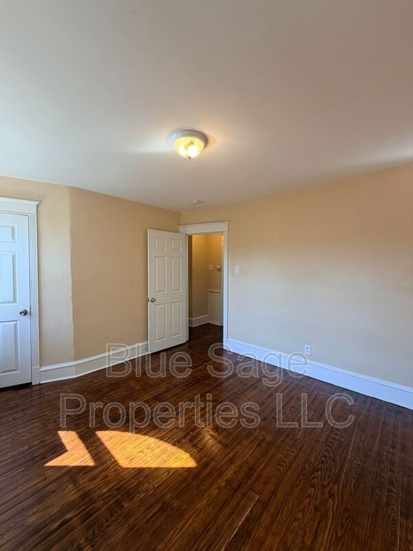 Building Photo - 620 Copley Rd