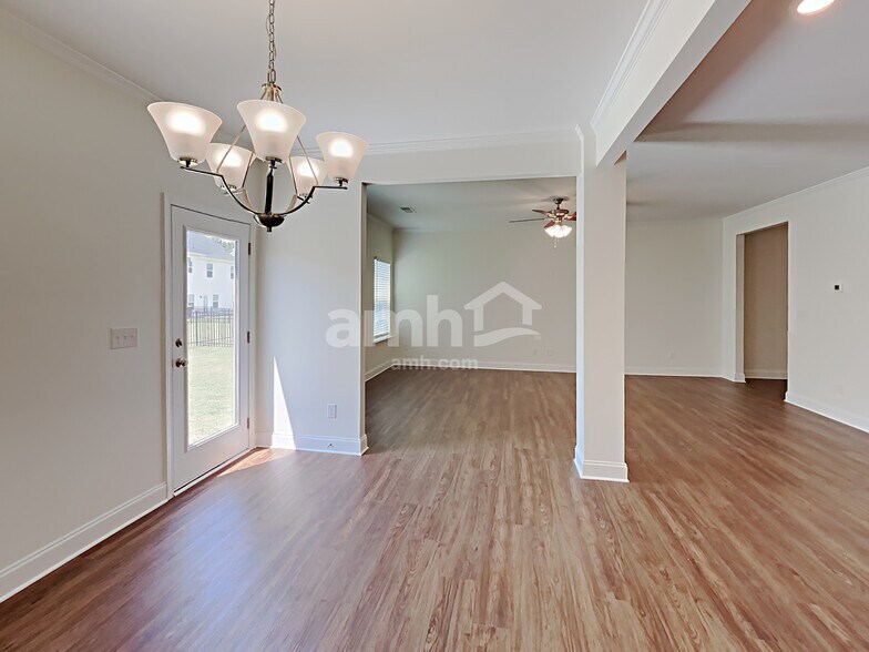 Building Photo - 688 Woodall Rd